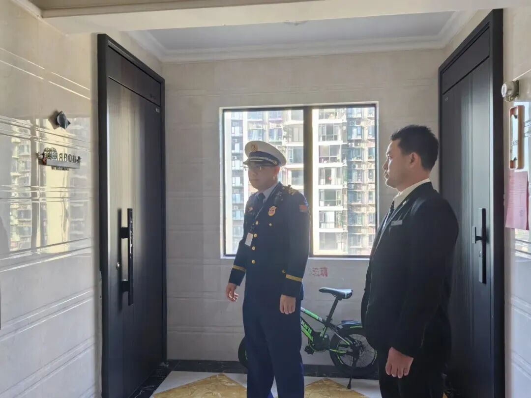 圖片業(yè)主私自改裝成普通門